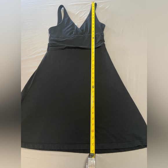 Patagonia 👗Classic Black V-Neck Mini Dress, size Small 95% Organic cotton - Picture 7 of 9